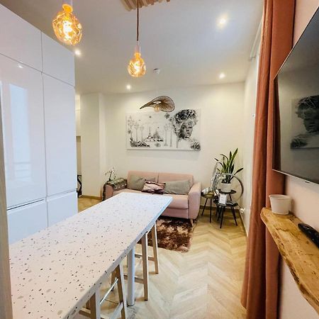 Apartamento Le Nid Douillet De Patricia París Exterior foto