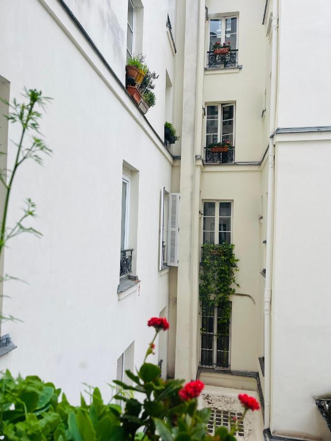 Apartamento Le Nid Douillet De Patricia París Exterior foto