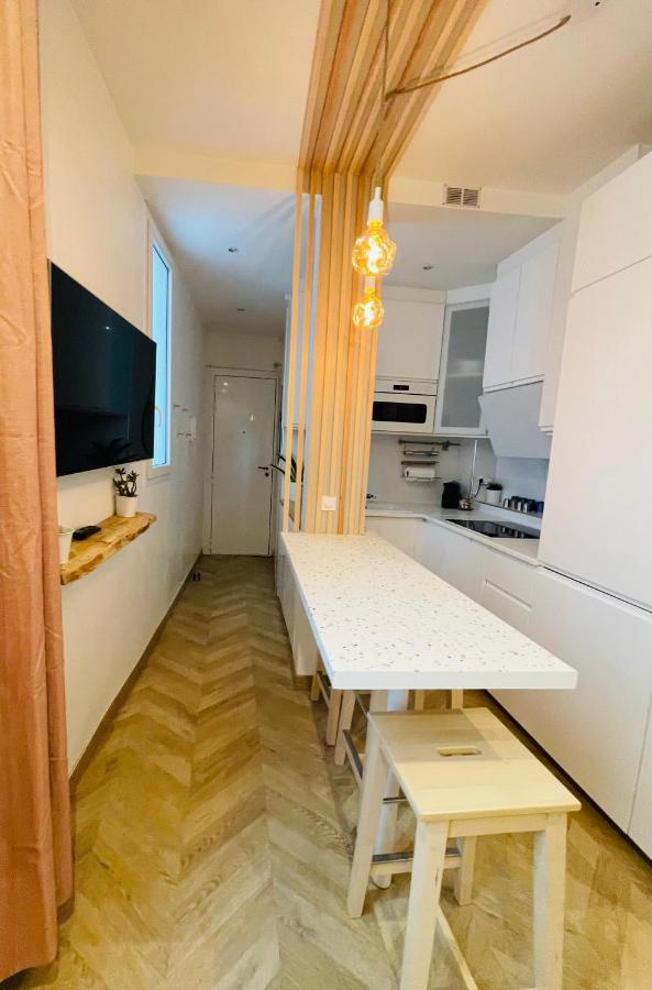 Apartamento Le Nid Douillet De Patricia París Exterior foto